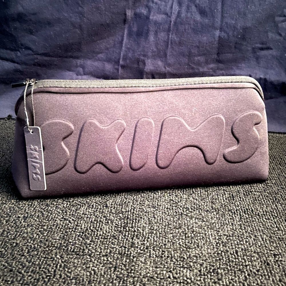 SKIMS Neoprene Carrying Case